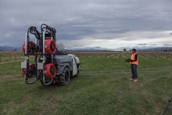 Robotics Plus запускает многоцелевой автономное транспортное средство для устойчивого производства садов и виноградников
