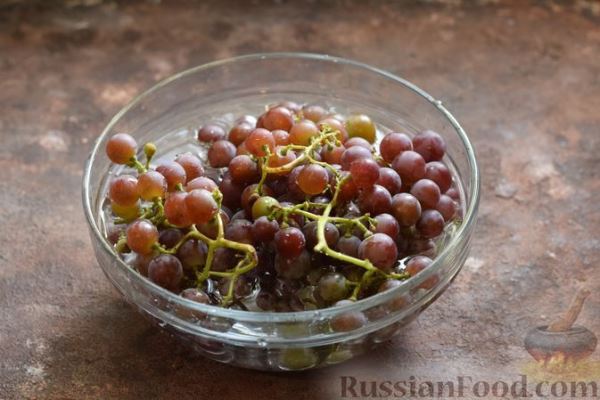 Консервированный виноград гроздьями