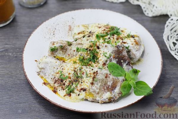 Свиной язык со сливочным соусом и хреном