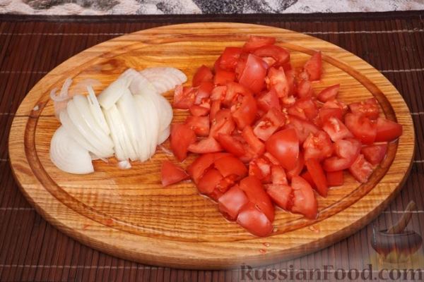 Салат из запечённого болгарского перца с помидорами и фетой