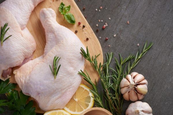 Цены на мясо птицы в России могут снизиться в сентябре — Минсельхоз