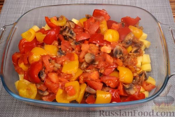 Картофельная запеканка с грибами и болгарским перцем